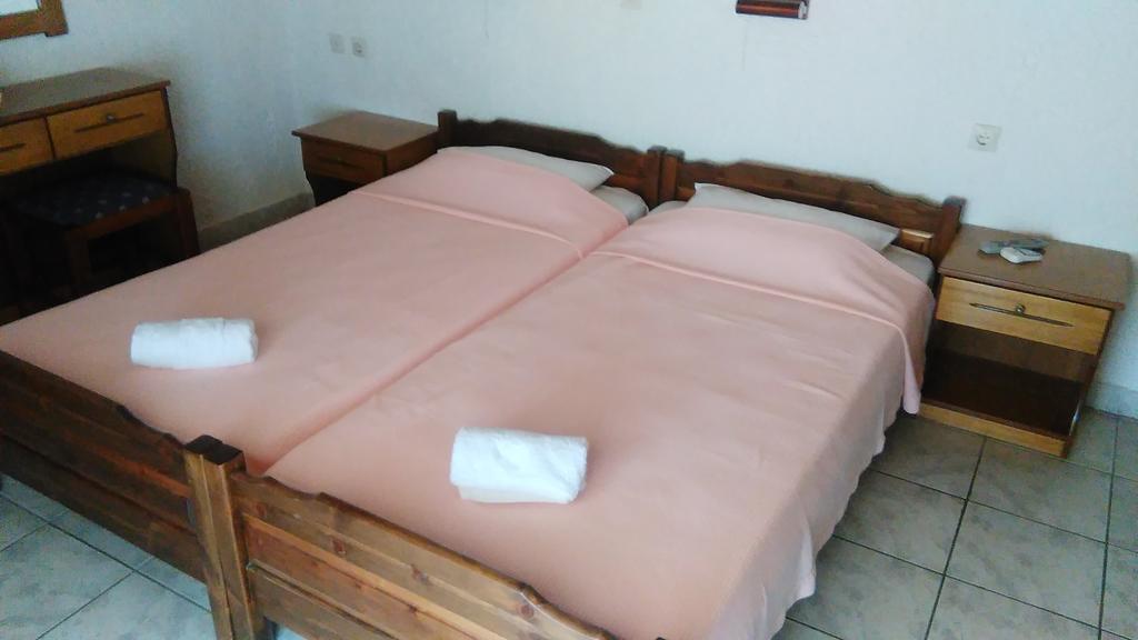 Hotel Lefkes Paralía Skotínis Extérieur photo