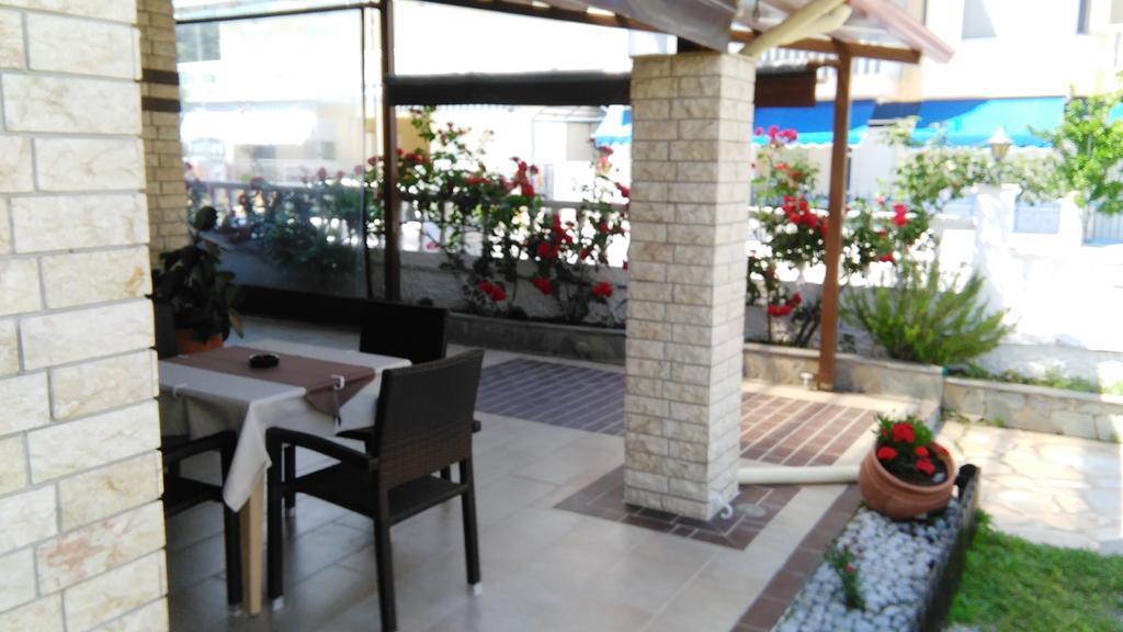 Hotel Lefkes Paralía Skotínis Extérieur photo